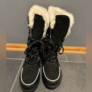Black Sorel women’s boots